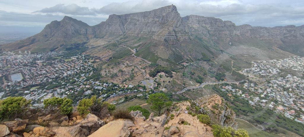 Blick vom Lions Head auf den Tafelberg in Kapstadt